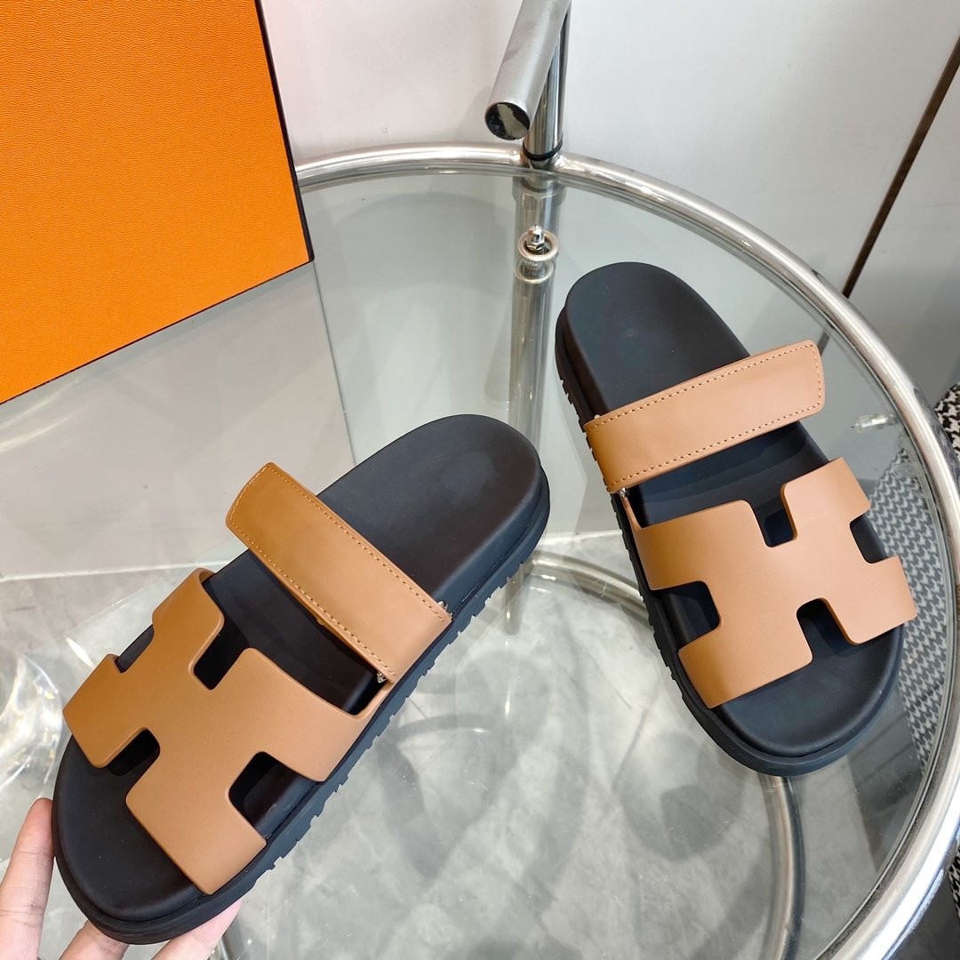 Chypre Sandal Brown Mastic Calfskin Leather