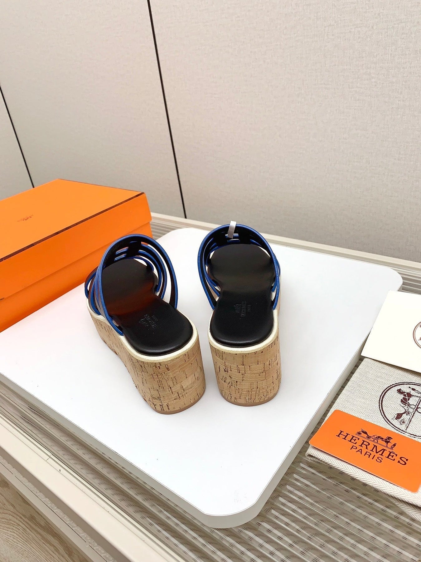 ISABELLA 30 SANDAL IN BLACK CALFSKIN