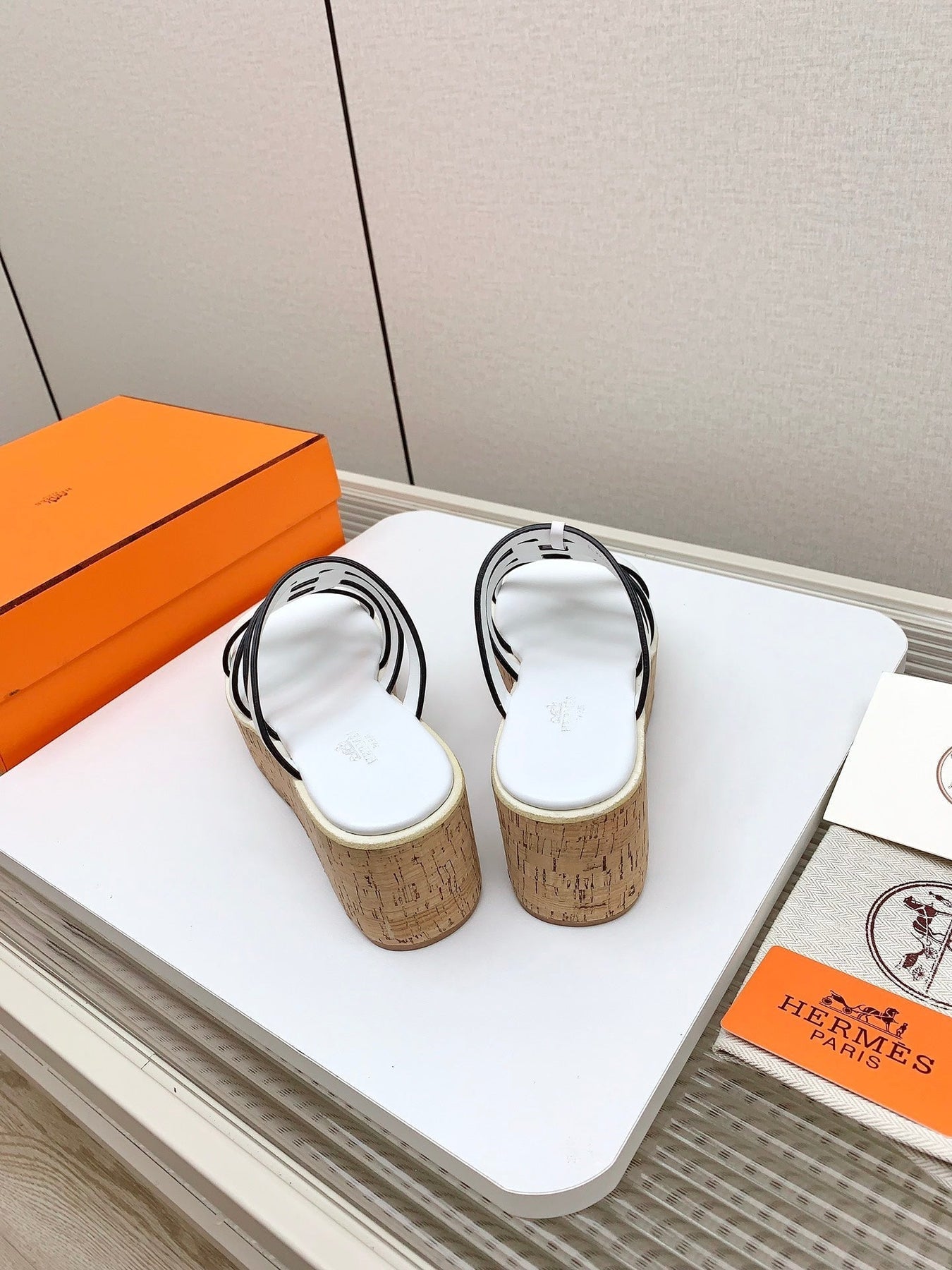 ISABELLA 30 SANDAL IN WHITE CALFSKIN