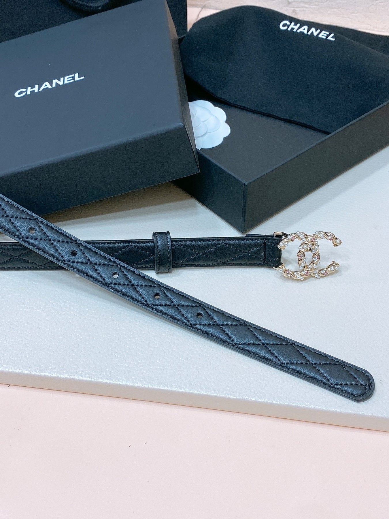 CC BELT 20MM IN BLACK EMBROIDERED CALFSKIN GOLD HARDWARE ATTACH PEARLS