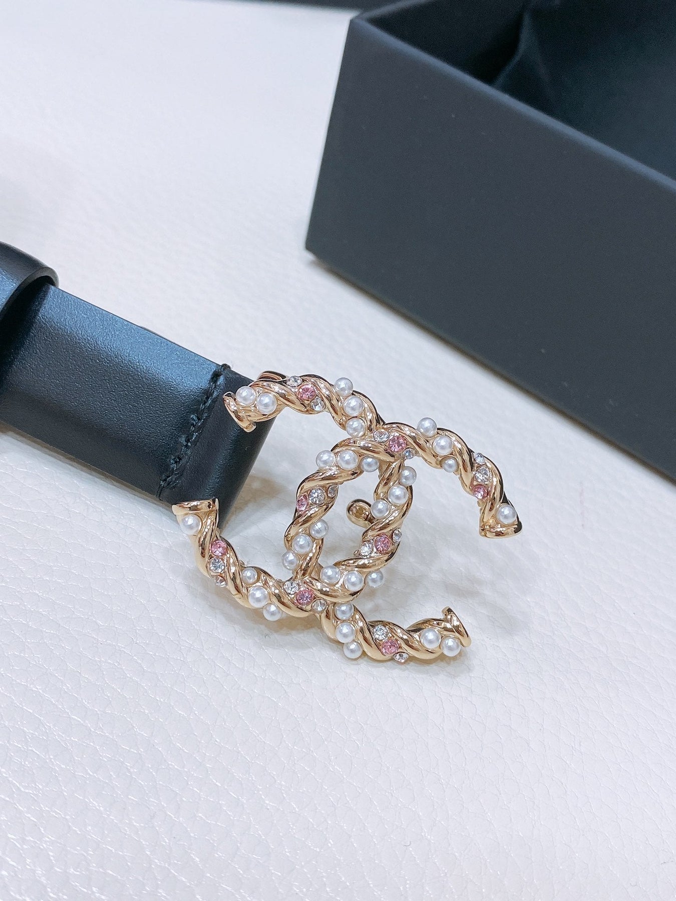 CC BELT 20MM IN BLACK CALFSKIN GOLD HARDWARE ATTACH PEARLS