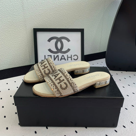CC RHINESTONE LETTER SLIPPERS BEIGE LAMBSKIN