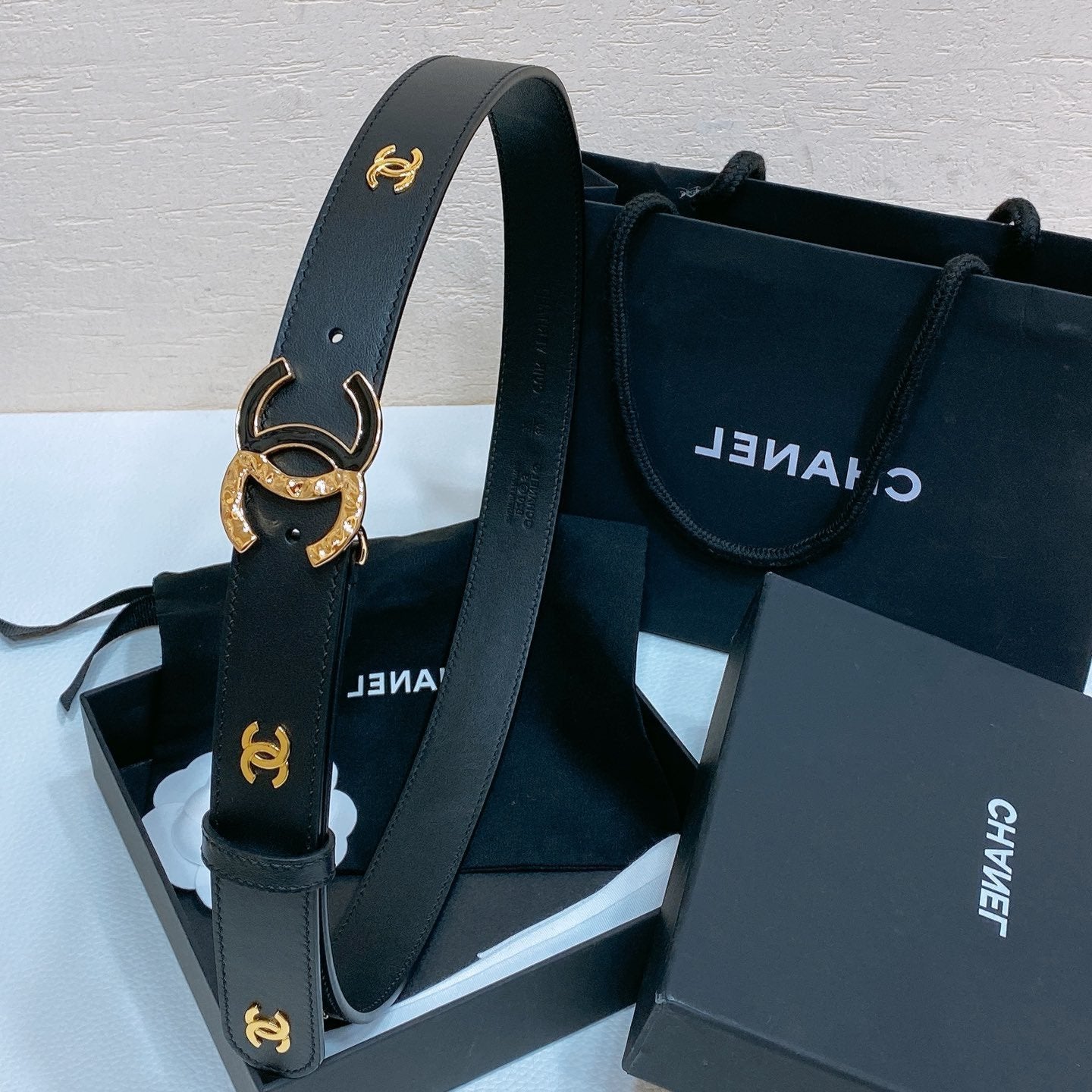 CC BELT 30MM IN BLACK SMOOTH CALFSKIN GOLD MIX BLACK HARDWARE