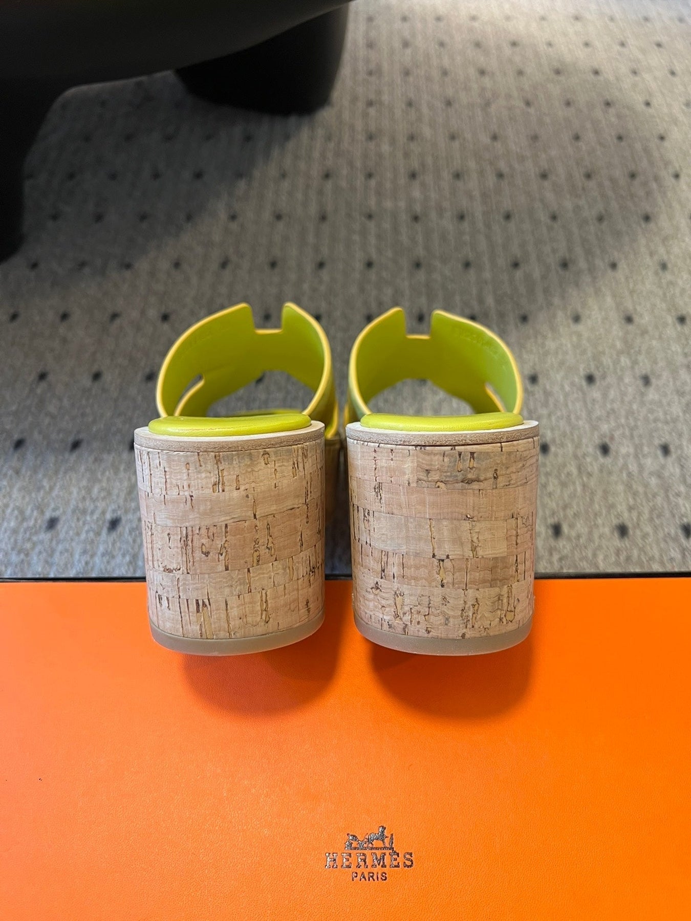 EZE SANDAL 85 MM IN NEON YELLOW CALFSKIN