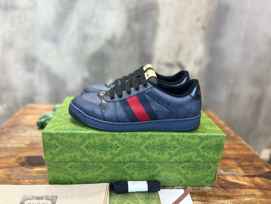 GUC Sneakers