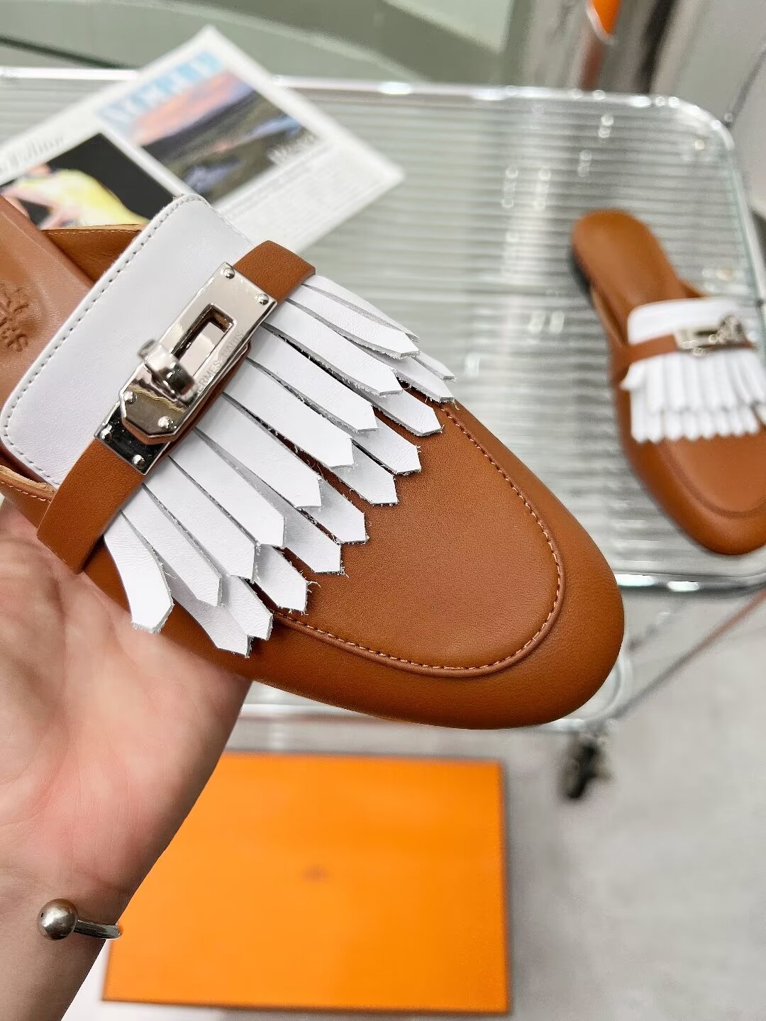 OZ MULE CARAMEL MIX FRINGED WHITE CALFSKIN
