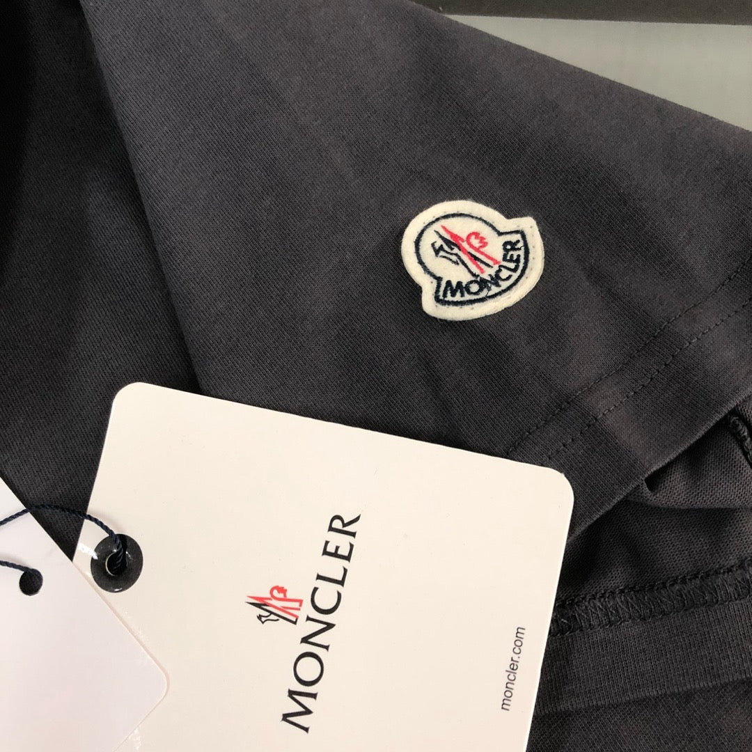Moncler T-shirt