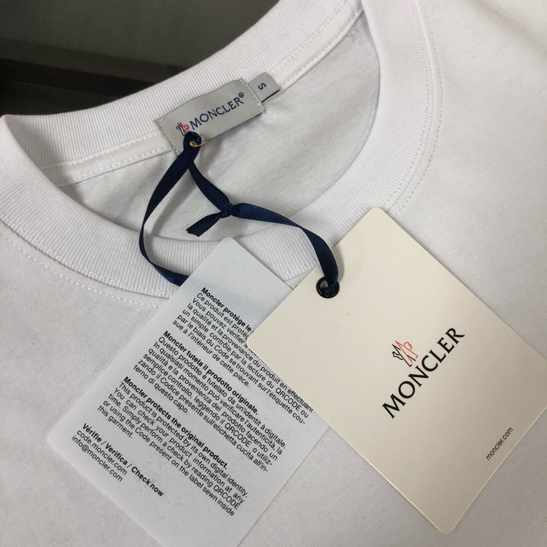 Moncler T-shirt