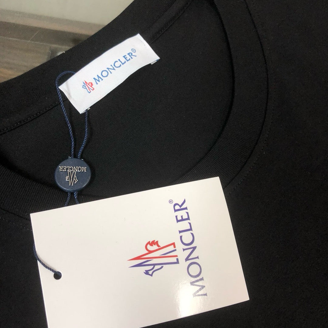 Moncler T-shirt