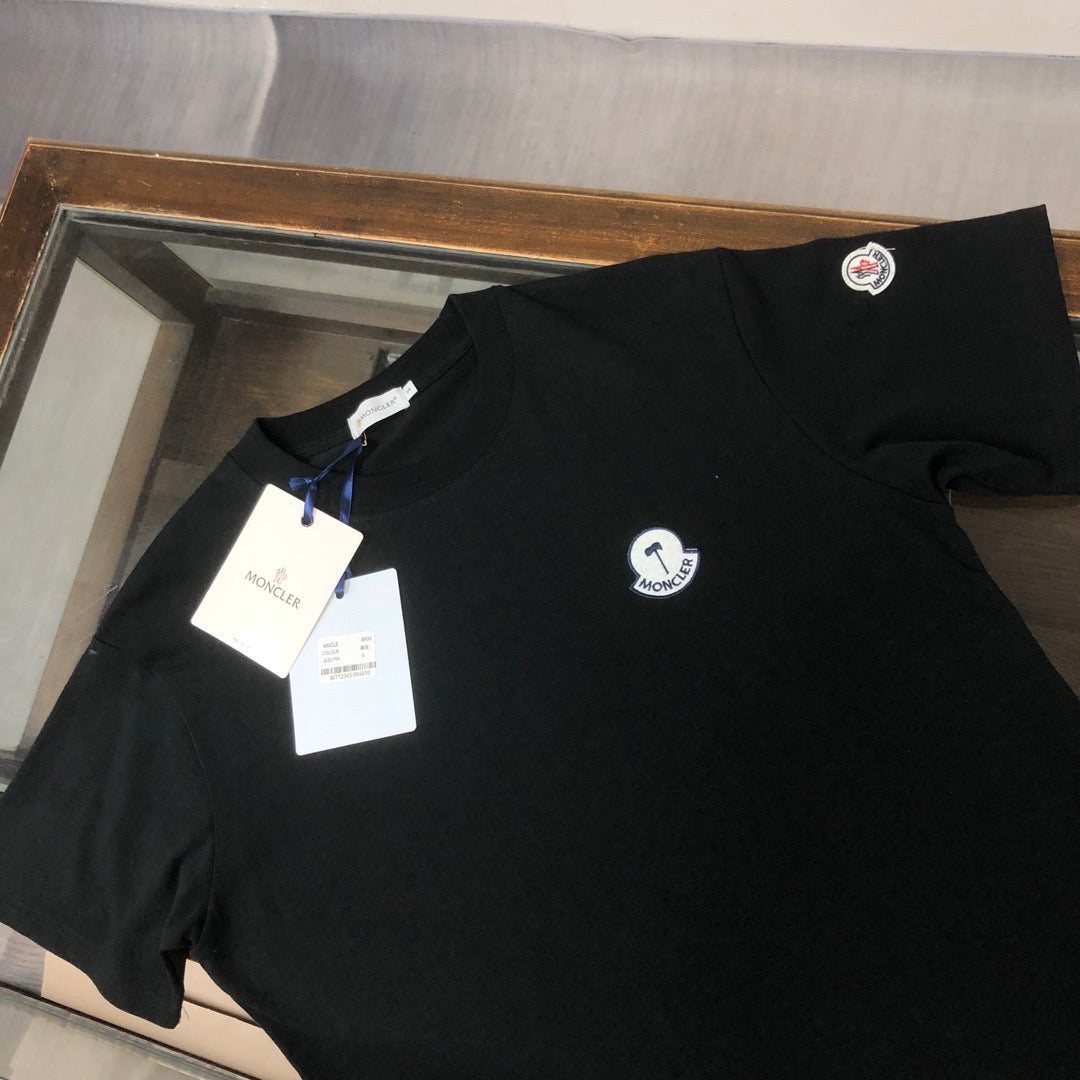 Moncler T-shirt