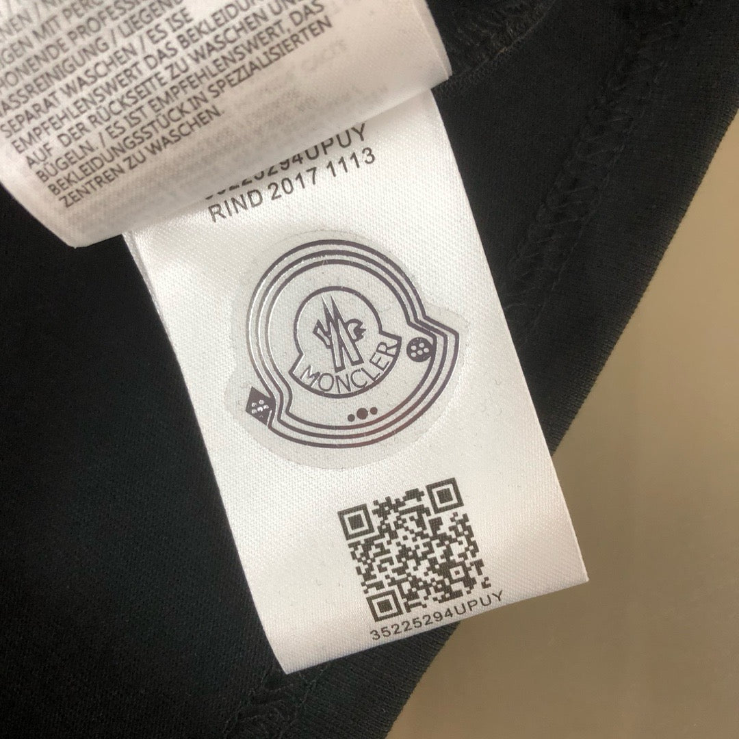 Moncler T-shirt