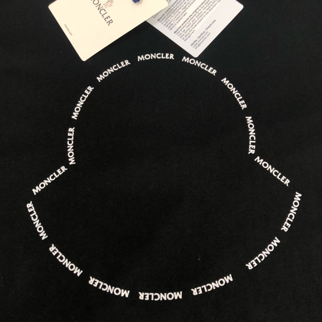Moncler T-shirt