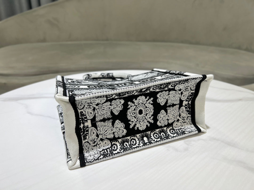 DIO Book Tote (26.5cm)