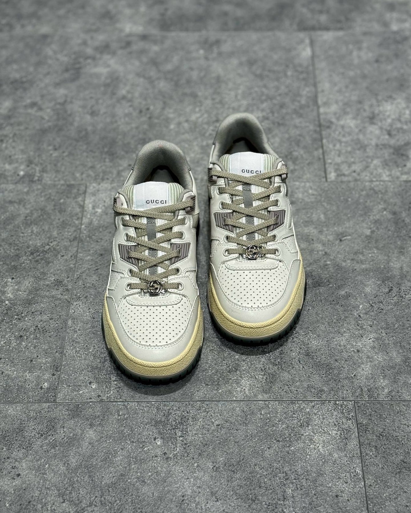 GUC Sneakers