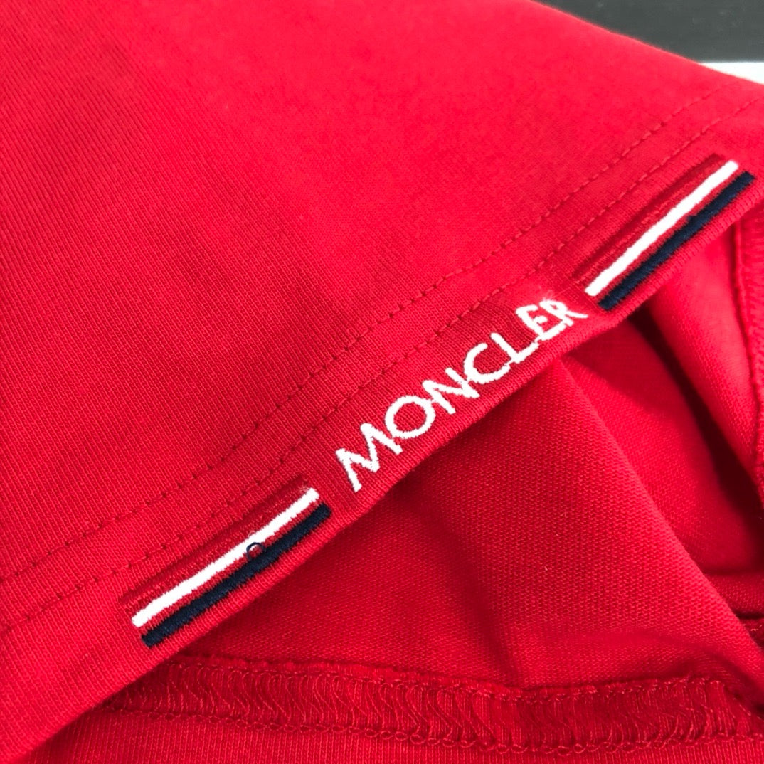 Moncler T-shirt