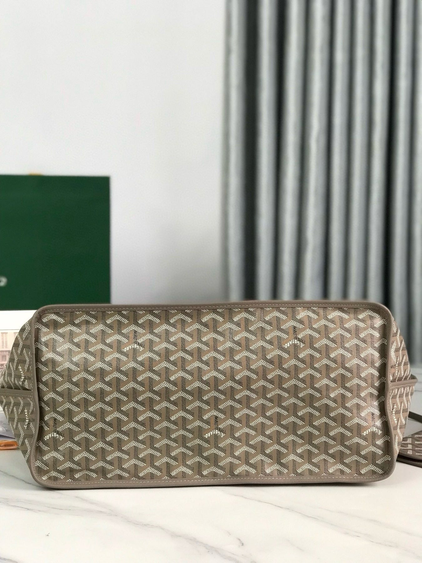 GOY REVERSIBLE ANJOU 39*32*19