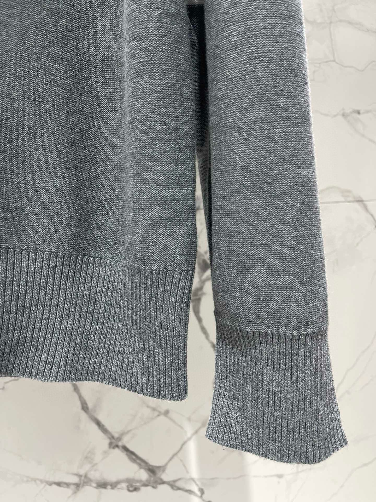 TB Sweater