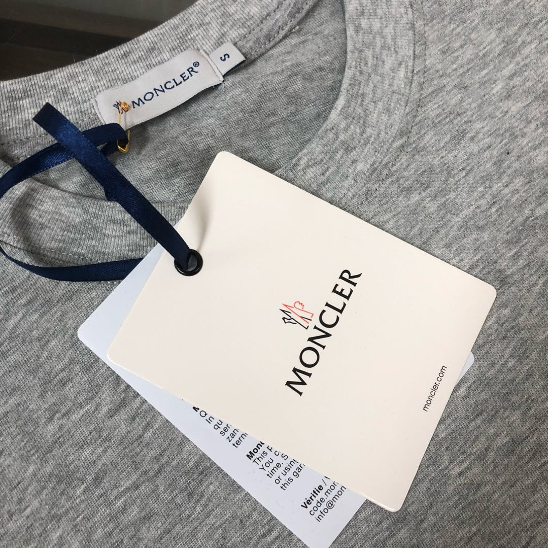 Moncler T-shirt