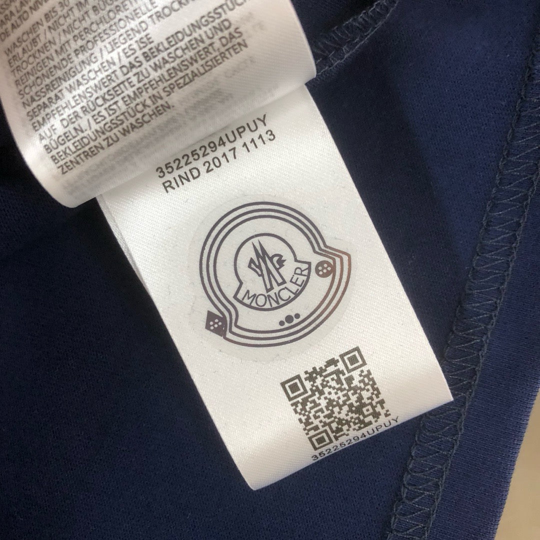 Moncler T-shirt