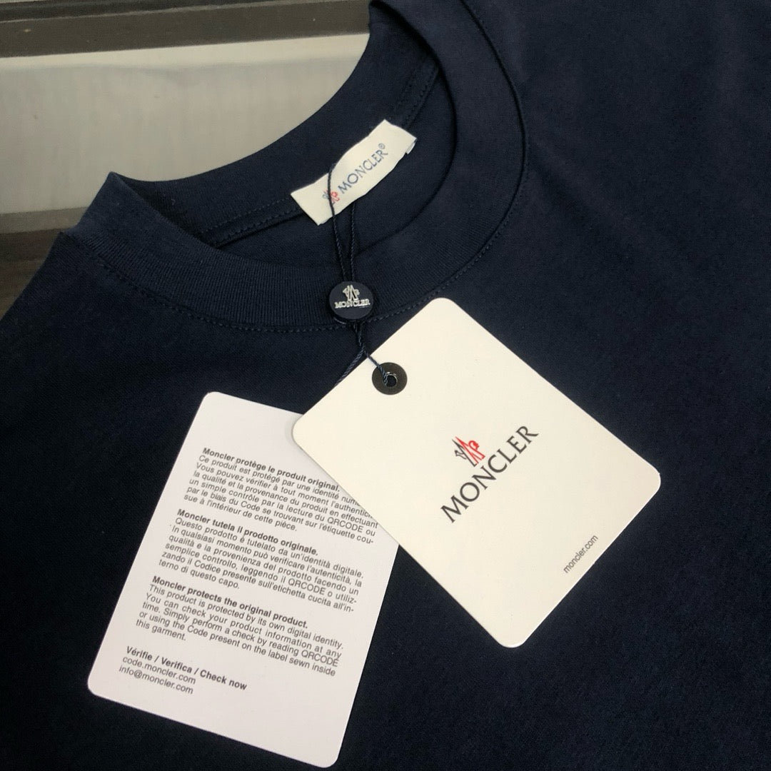 Moncler T-shirt