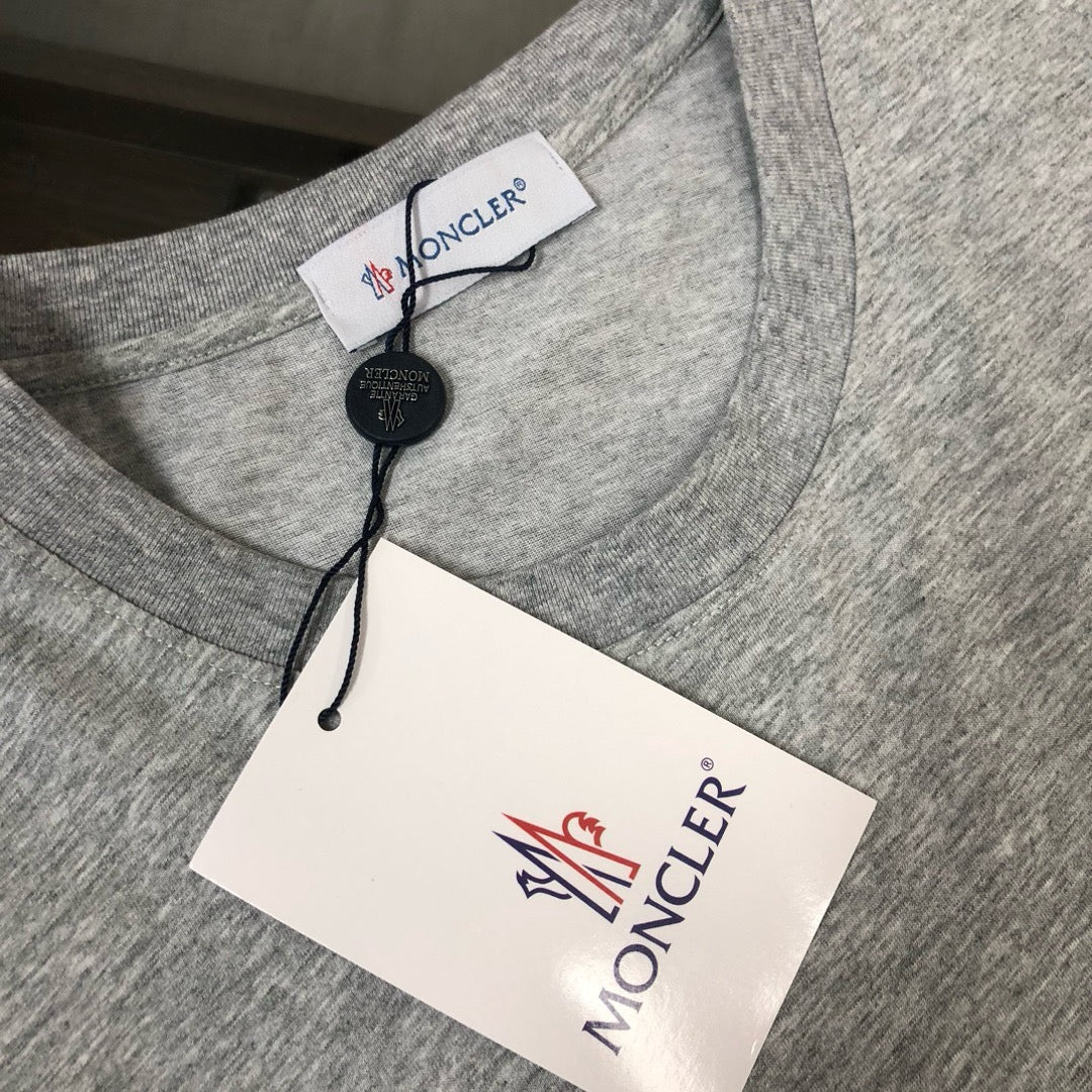 Moncler T-shirt
