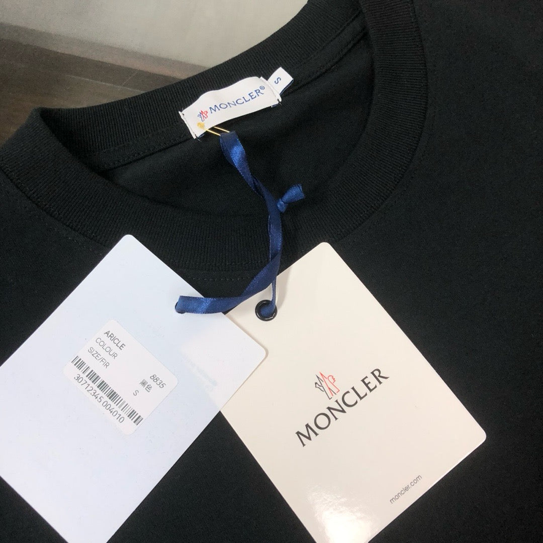 Moncler T-shirt