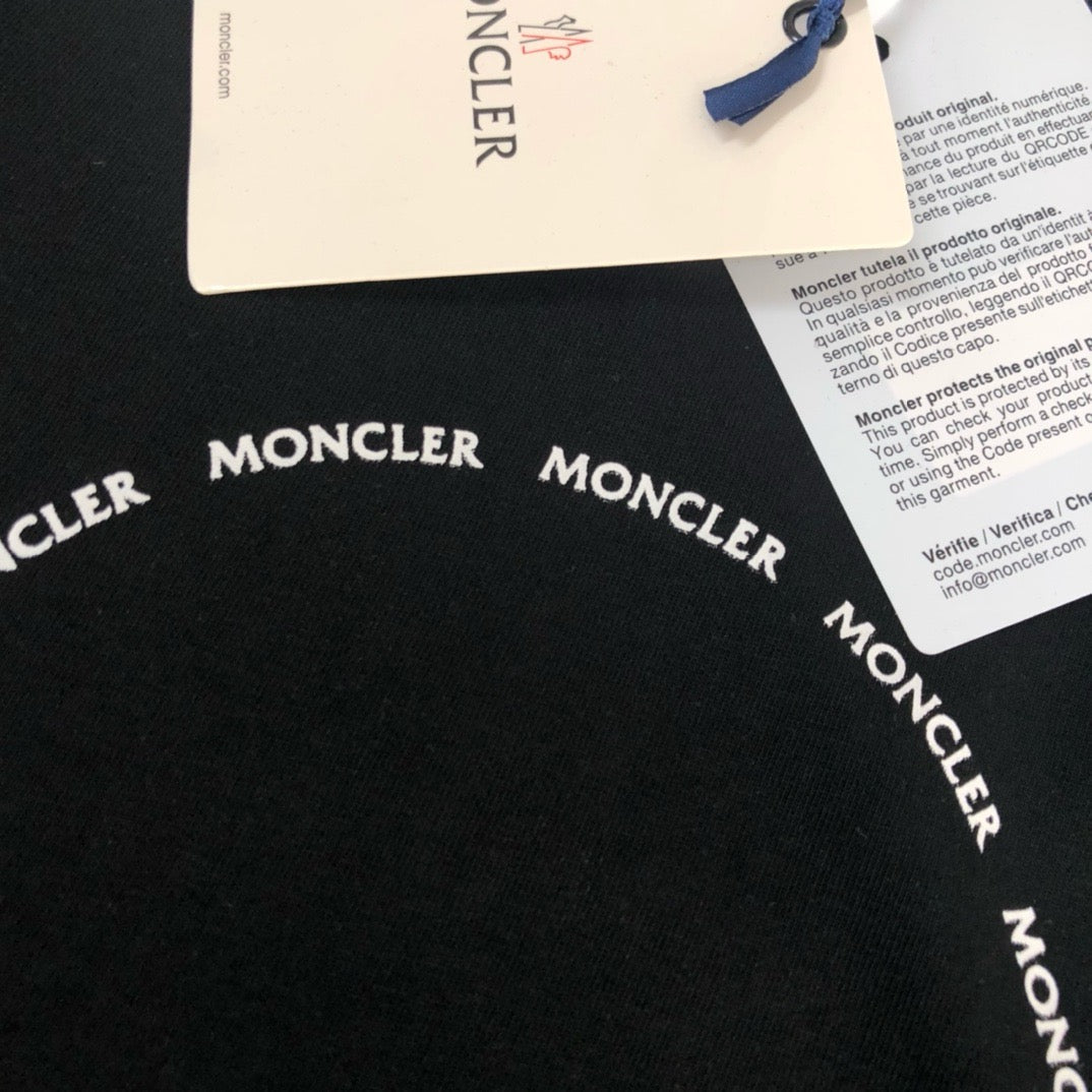 Moncler T-shirt