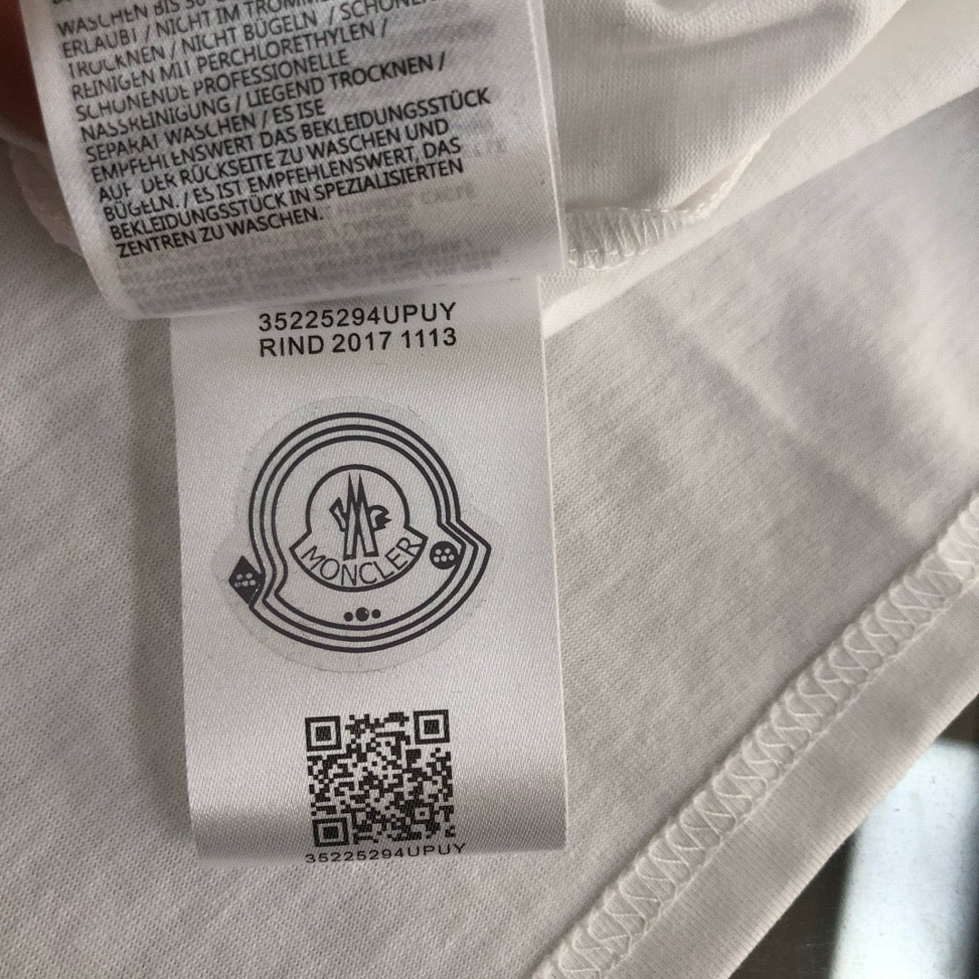 Moncler T-shirt
