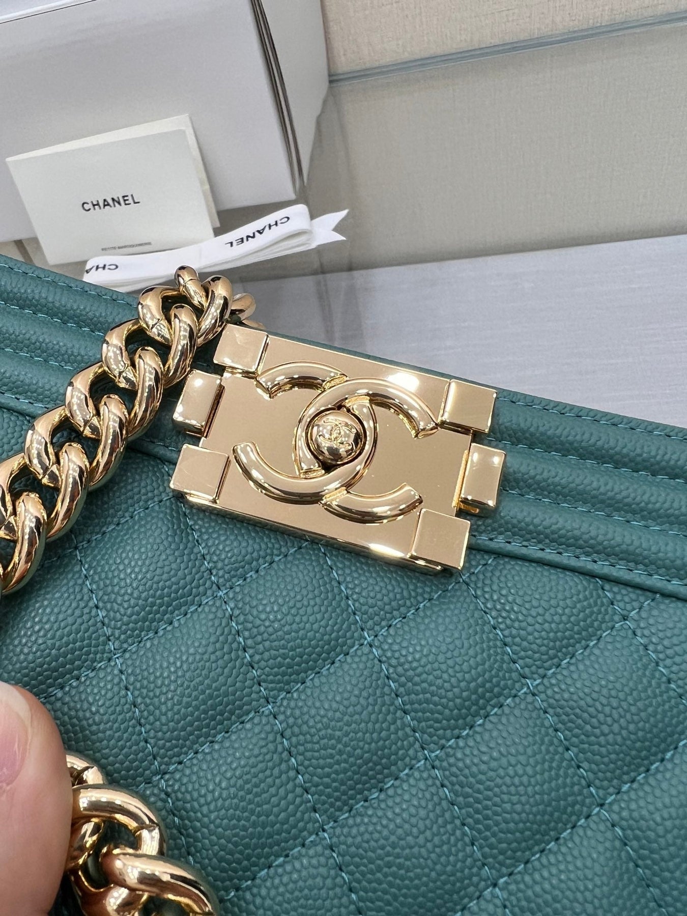 BOY BAG SMALL 20 EVER GREEN CAVIAR GOLD HARDWARE