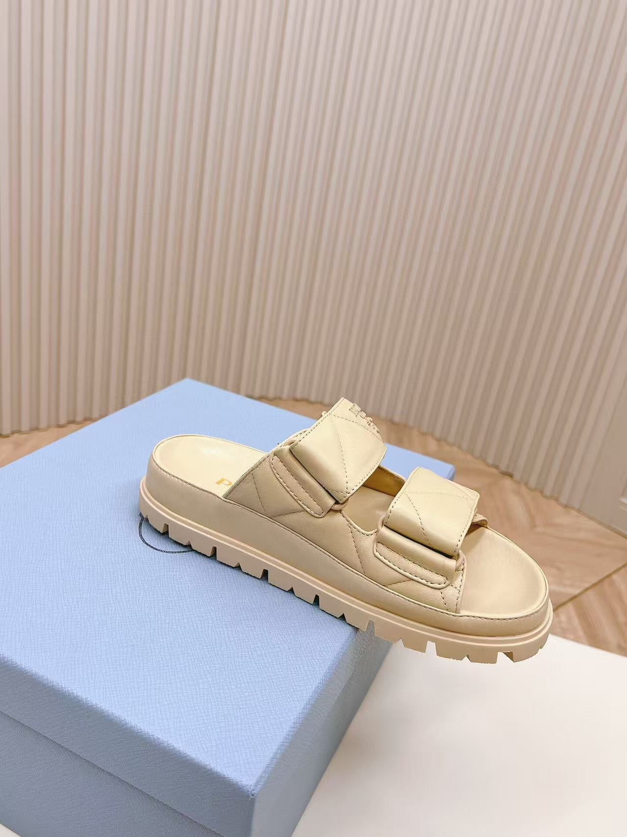 Padded Leather MULES Sandals Lambskin Beige