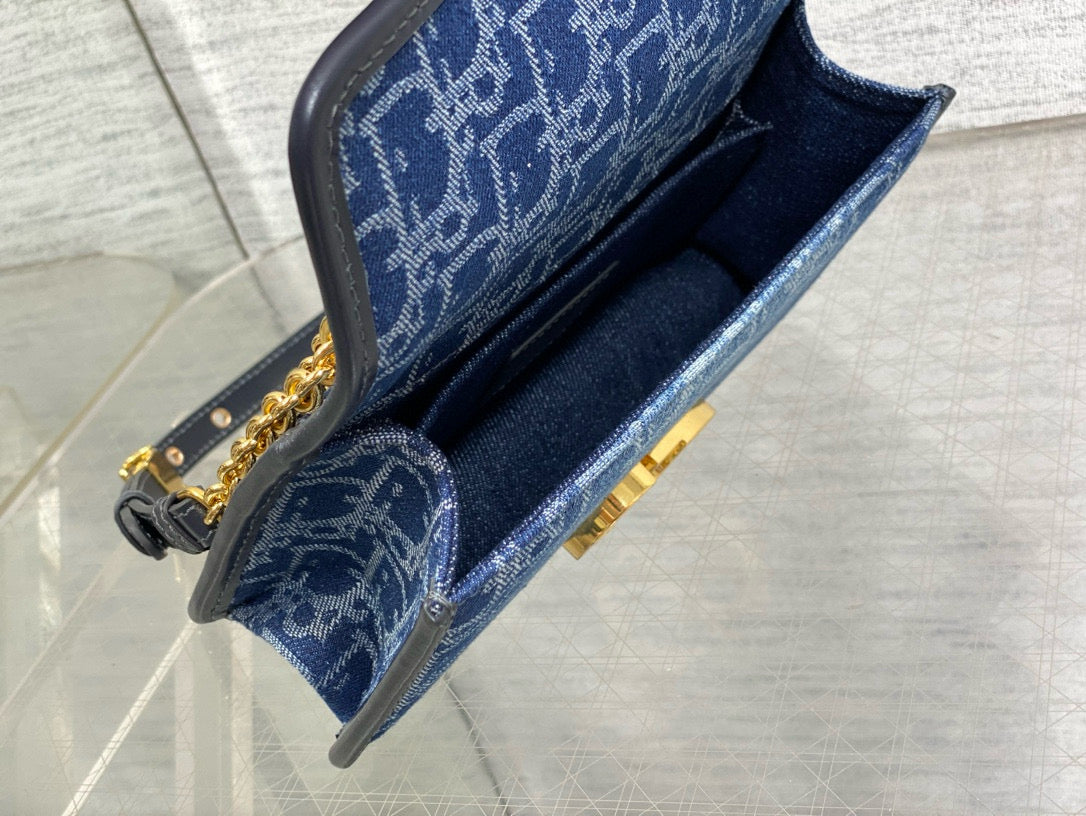 MONTAIGNE 21 BLUE JEAN EMBROIDERY