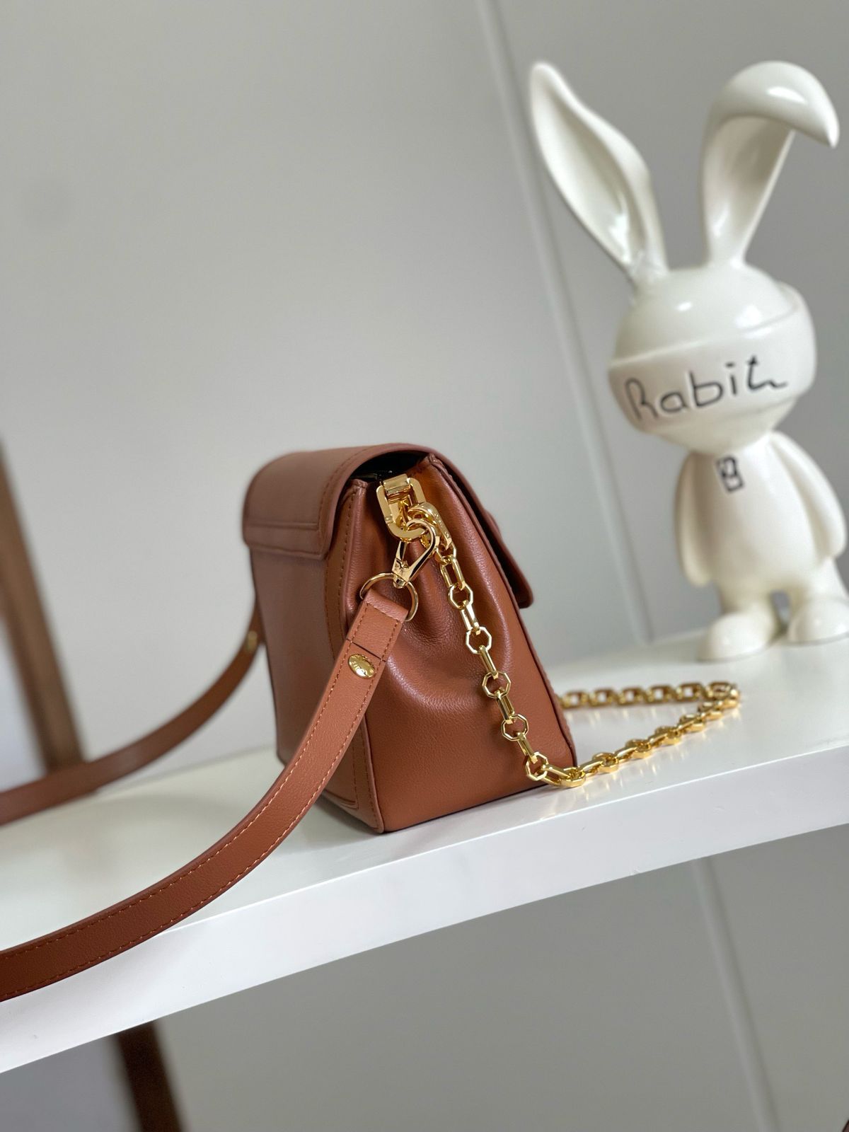 DAUPHINE SOFT MM 24 IN COGNAC CALFSKIN GOLD HARDWARE