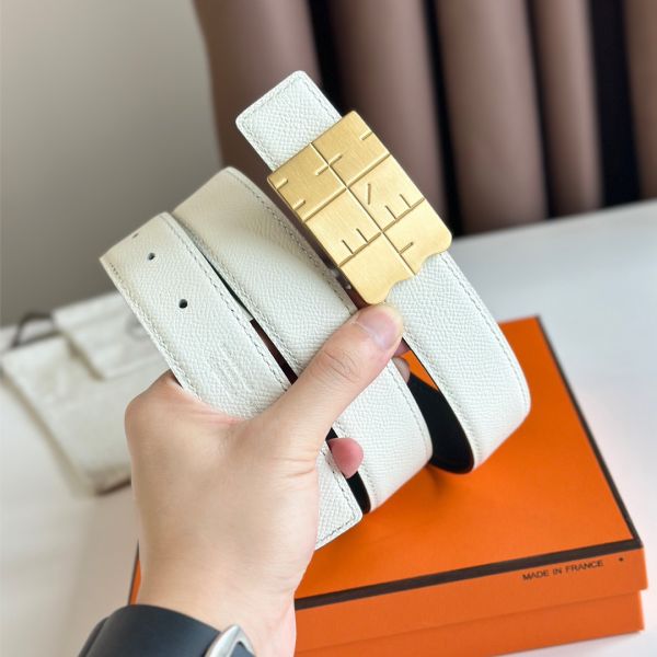 HERM Typo Reversible Belt 32MM in White Epsom Calfskin