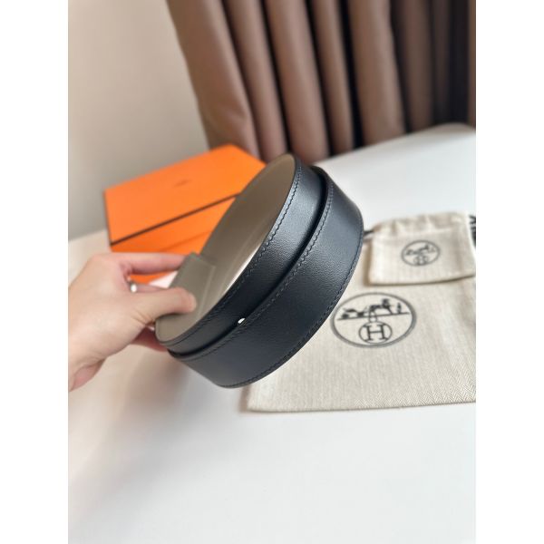 HERM Nathan 40MM Belt in Grey Clemence Leather