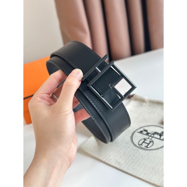 HERM Nathan 40MM Belt with Matte Buckle in Black Clemence Leather