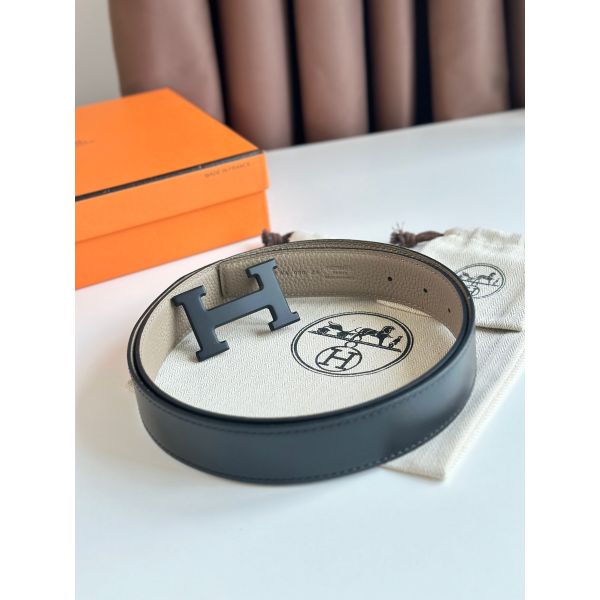 HERM H Reversible 32MM Belt with Matte Buckle in Grey Clemence Leather