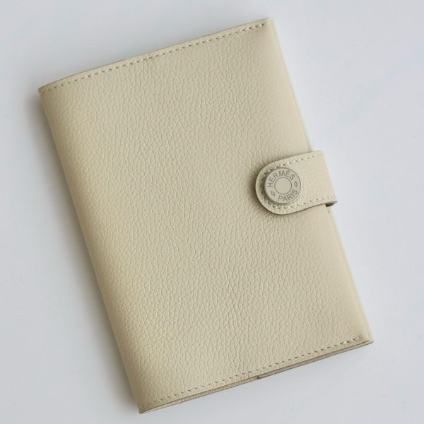 HERM R.M.S Passport Holder in Beton Evercolor Calfskin
