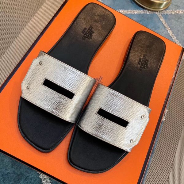 HERM View Sandals In Silver Epsom Leather