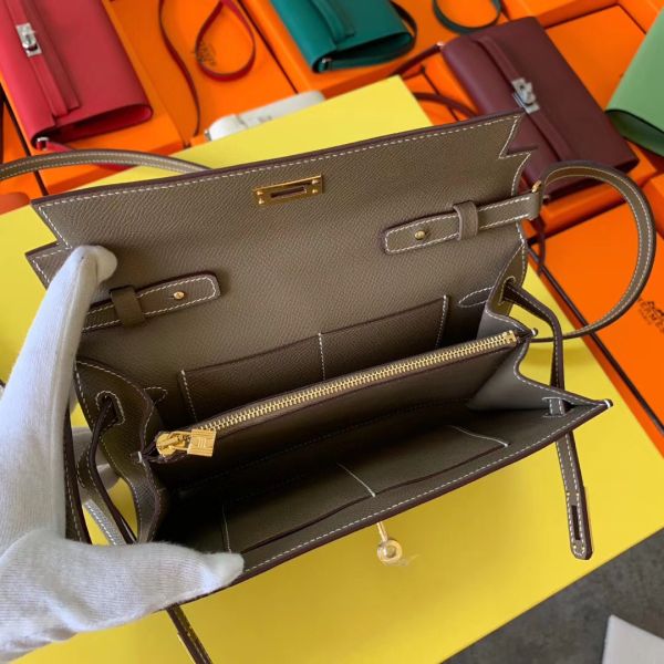 HERM Kelly Classique To Go Wallet In Taupe Epsom Calfskin