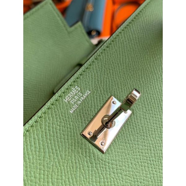 HERM Kelly Classique To Go Wallet In Vert Criquet Epsom Calfskin