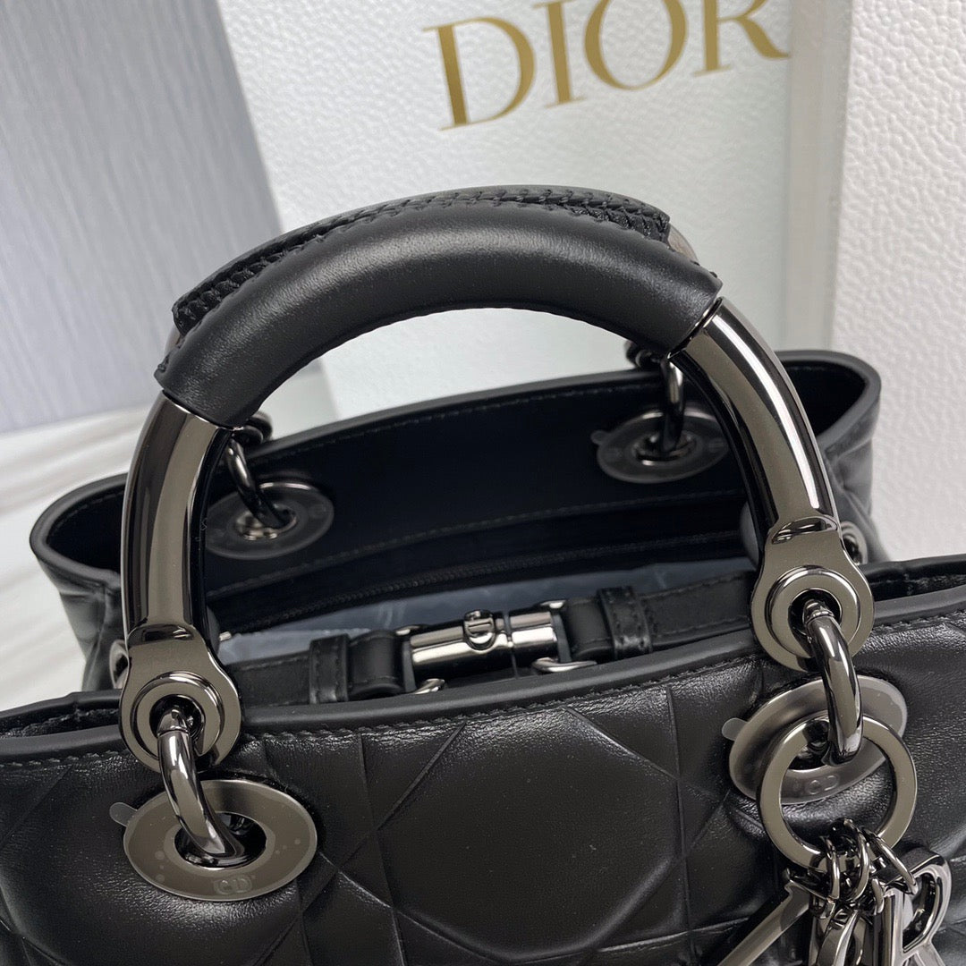 DIO handbag
