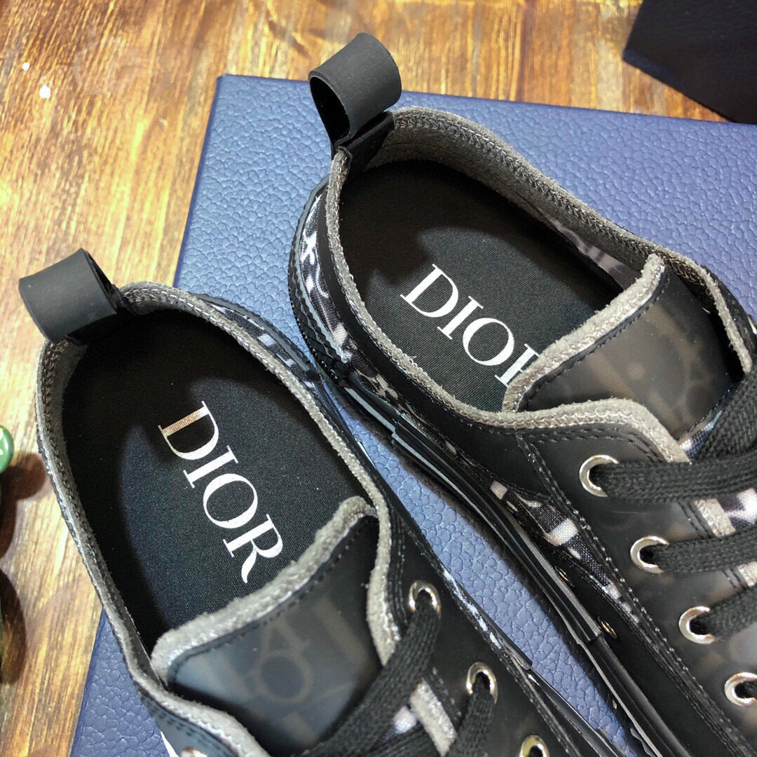 DIO Sneakers