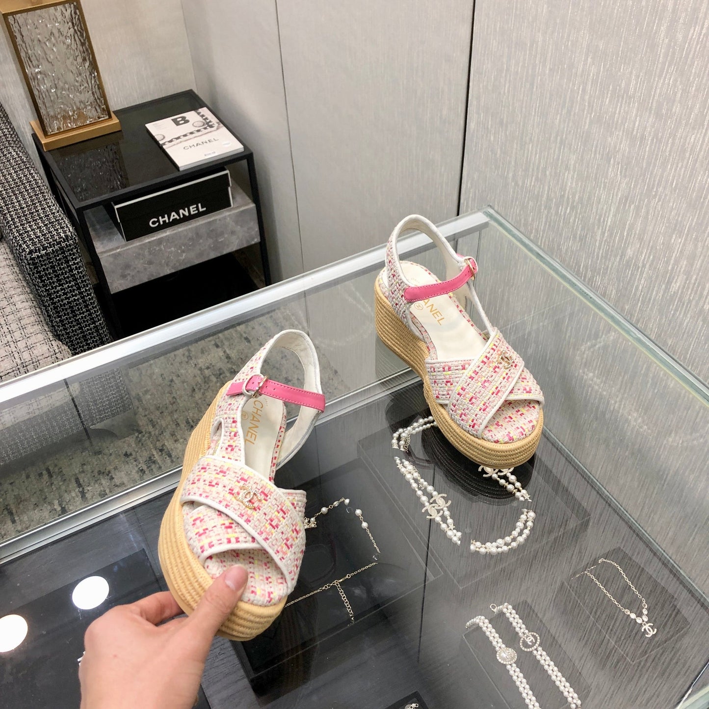 PEEP-TOE THICK SOLE SANDALS IN WHITE MIX BRIGHT PINK WOVEN FABRIC