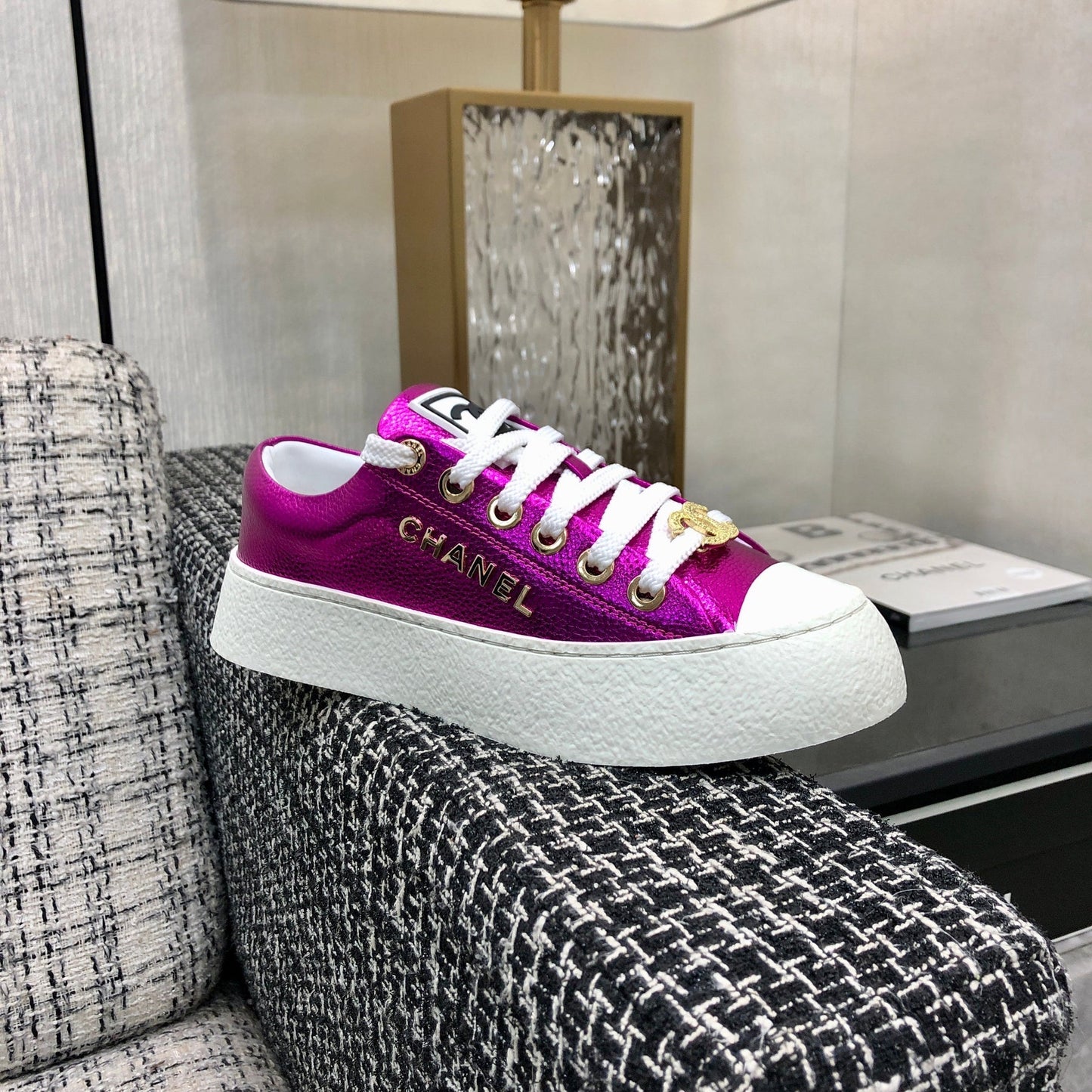 CASUAL SNEAKER IN MAGENTA PURPLE METALLIC LAMBSKIN WITH GOLD LOGO
