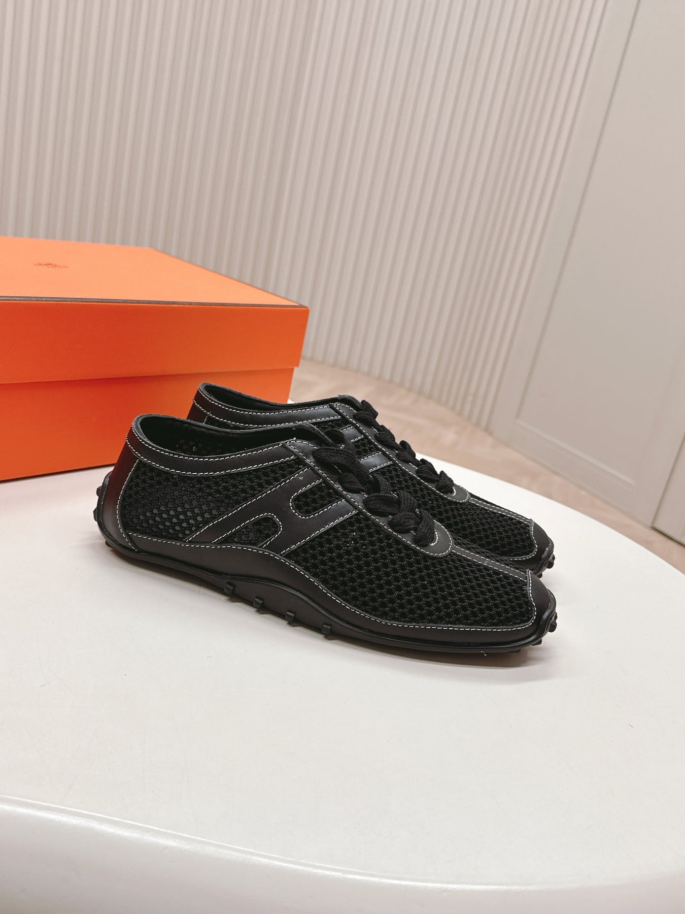 KIGA SNEAKER IN BLACK CROCHET KNIT AND CALFSKIN