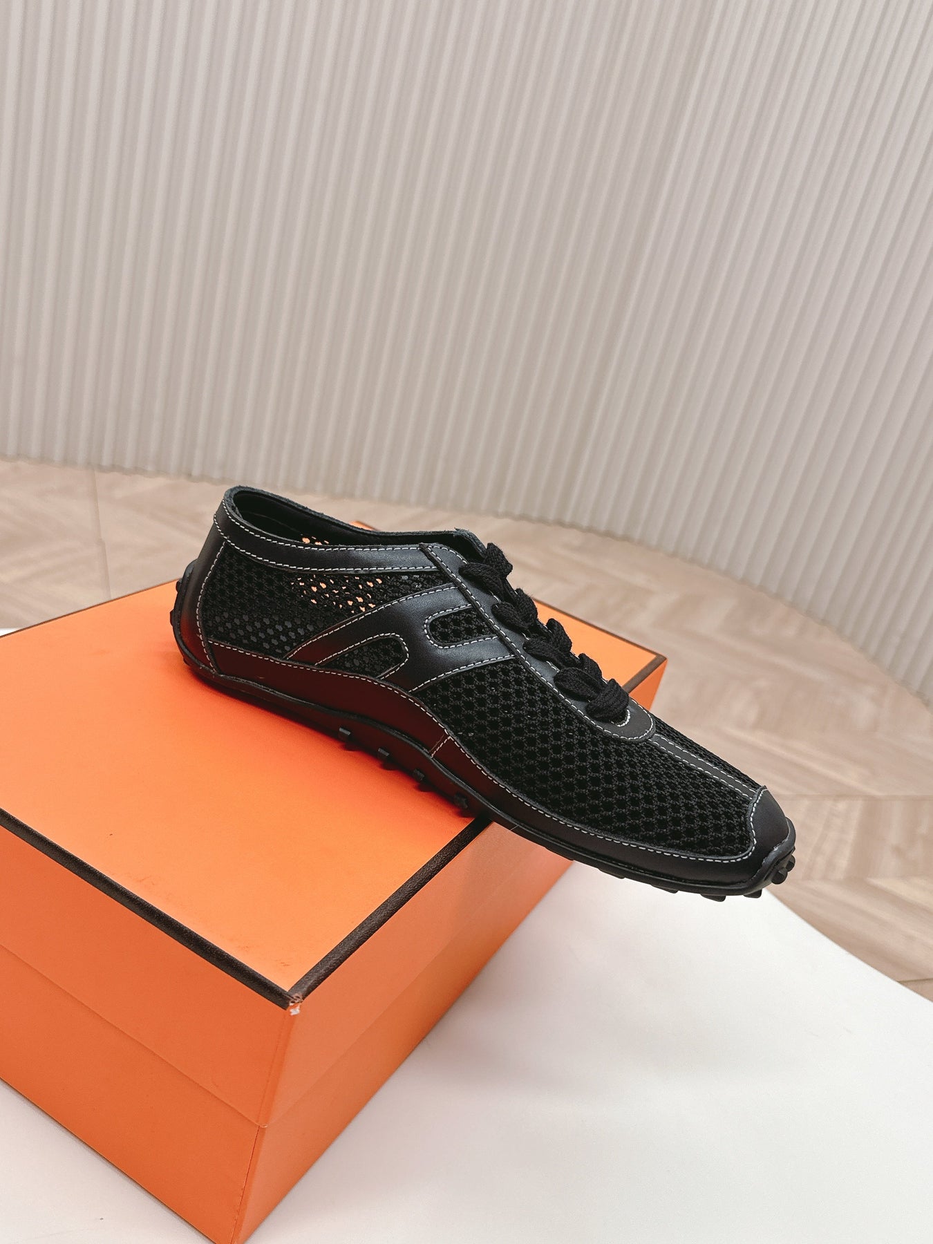 KIGA SNEAKER IN BLACK CROCHET KNIT AND CALFSKIN