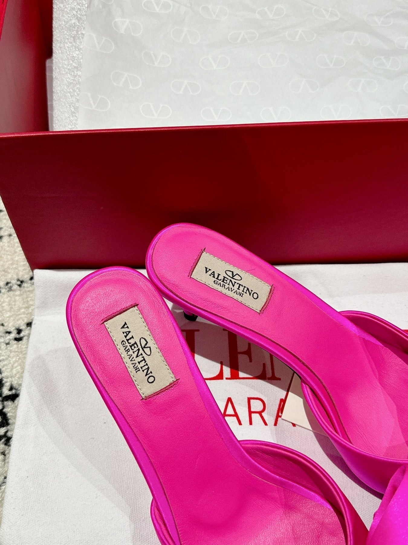 HIGH MULE IN BRIGHT PINK SILK