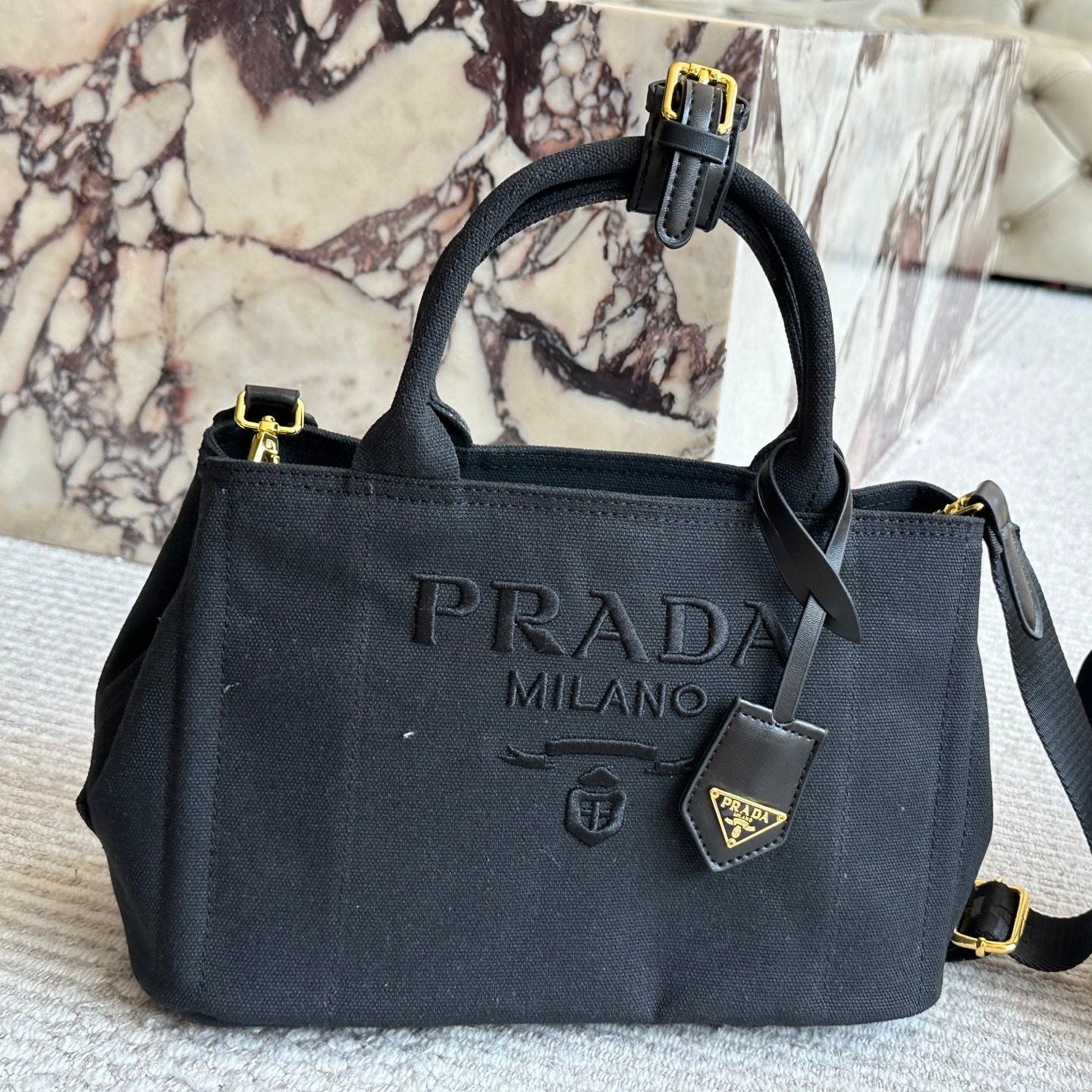 EMBROIDED LOGO LARGE HANDBAG 30 IN BLACK LINEN BLEND