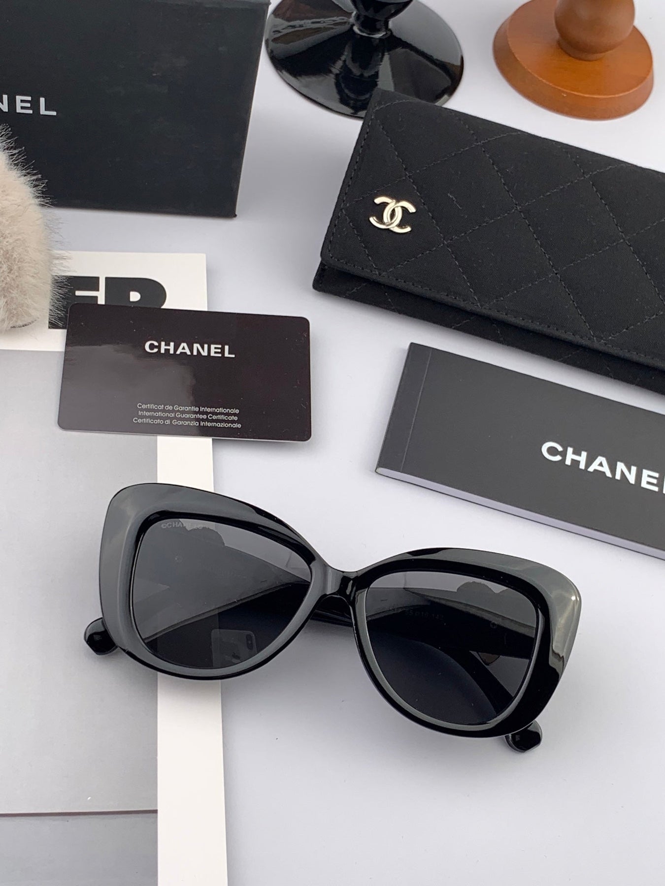 BUTTERFLY SUNGLASSES CH8551 IN ACETATE