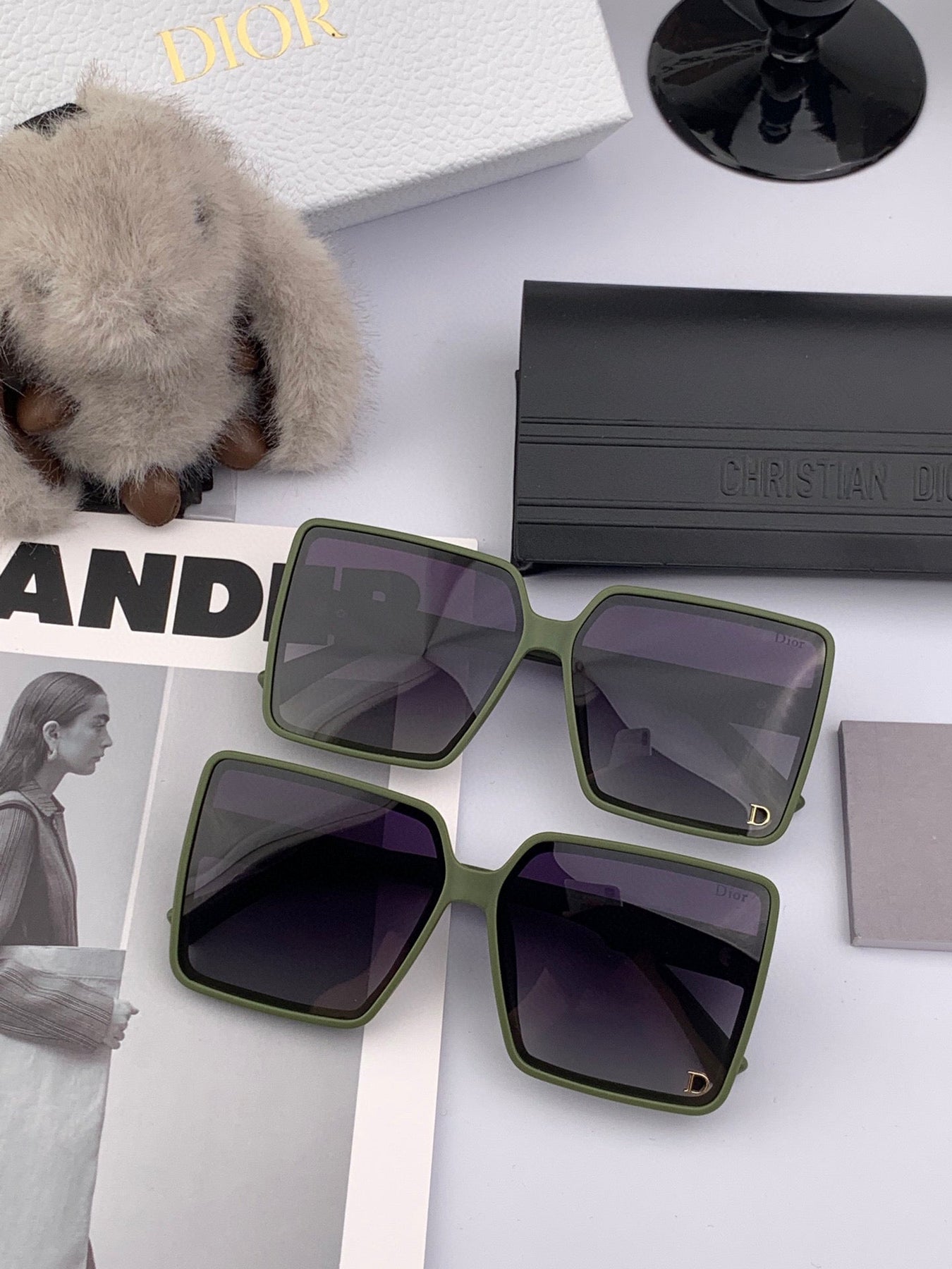 MONTAIGNE SUNGLASS CD1595 IN GREEN ACETATE